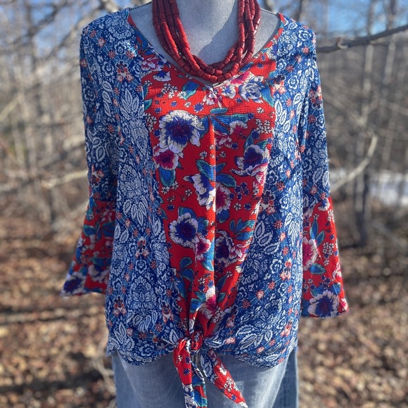 FIG AND FLOWER BOHO BLOUSE SIZE LG blue and red stylish top - Picture 10 of 16